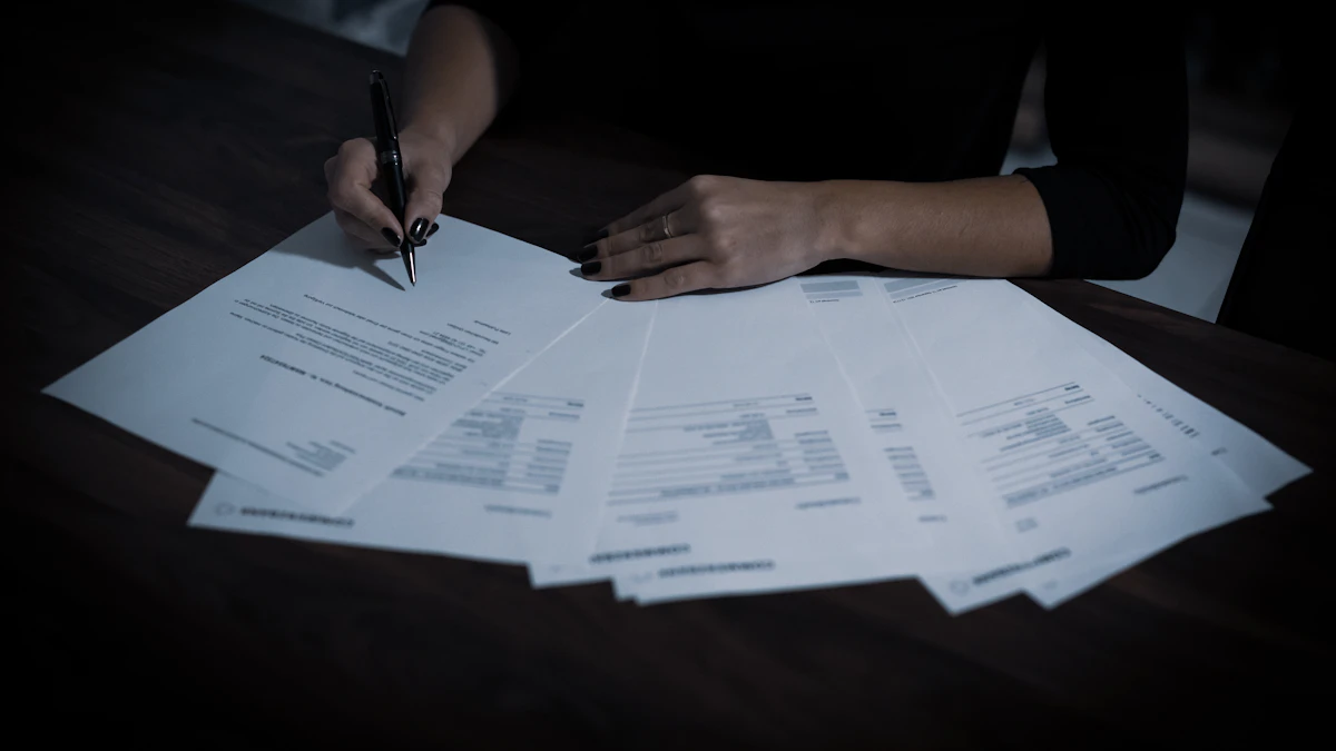 Bank Account और Mutual Fund Nomination के लिए form sign करता individual