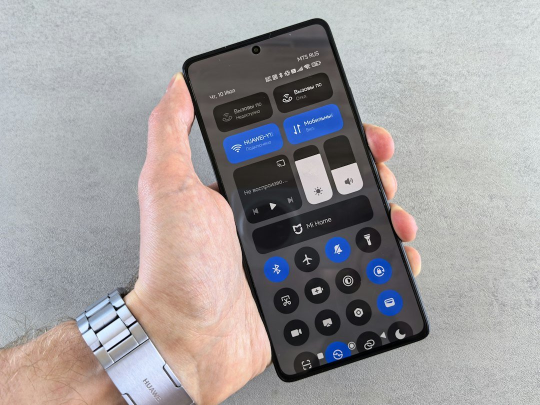 Nothing OS 5 Android 17 redesigned smartphone interface concept