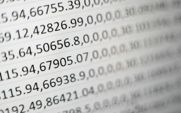 Vector database और data similarity search को दर्शाती technology image